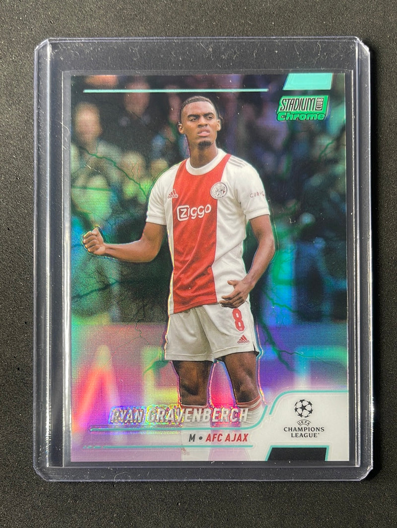 2021-22 Topps Stadium Club Chrome UEFA Champions League Ryan Gravenberch Aqua/Green Electric Charge Refractor 195/199