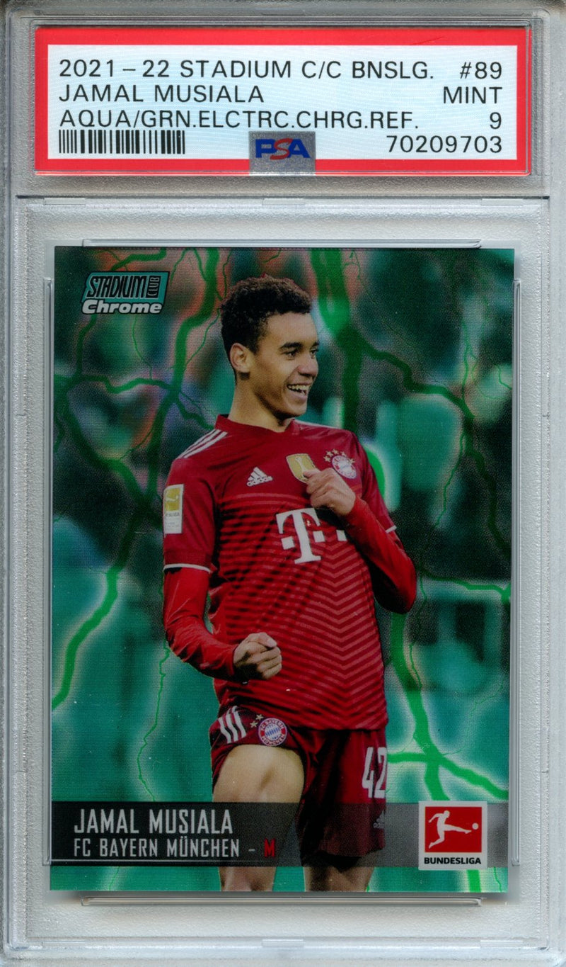 2021-22 Topps Stadium Club Chrome Bundesliga Jamal Musiala Aqua/Green Electric Charge Refractor 22/175