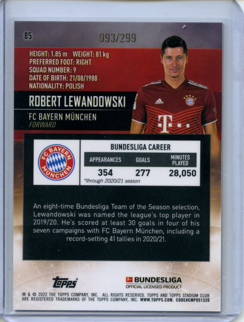 2021-22 Topps Bundesliga Stadium Club Chrome Robert Lewandowski Purple Refractor 93/299