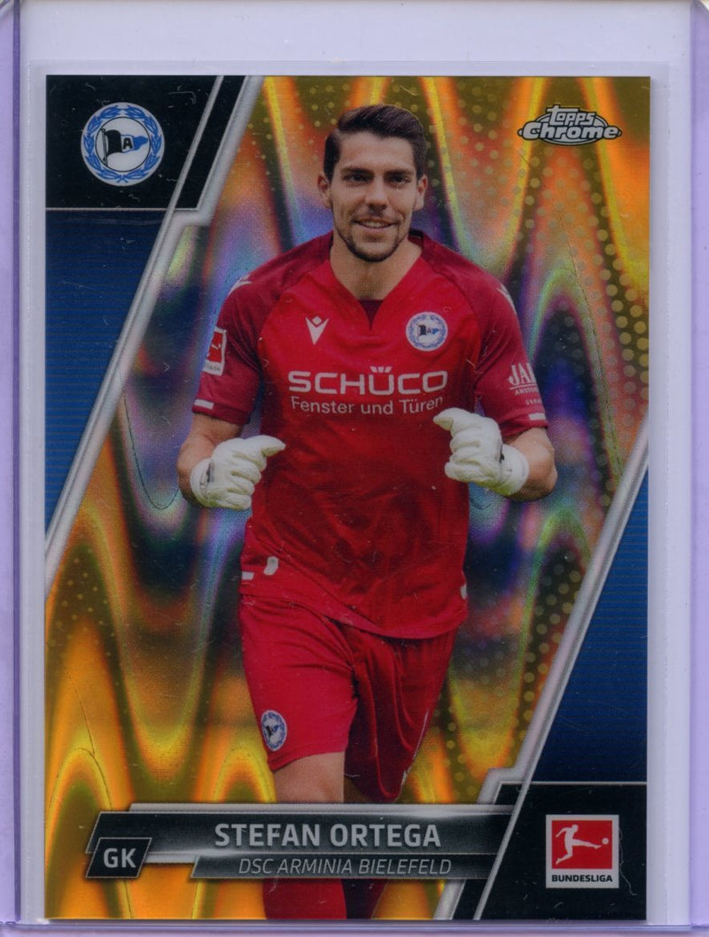 2021-22 Topps Chrome Bundesliga Soccer Stefan Ortega Gold RayWave