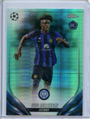 2023-24 Topps Chrome UEFA Yann Bisseck Aqua Prism Refractor