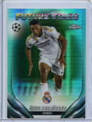 2023-24 Topps Chrome UEFA Alvaro Rodríguez Aqua Prism Refractor