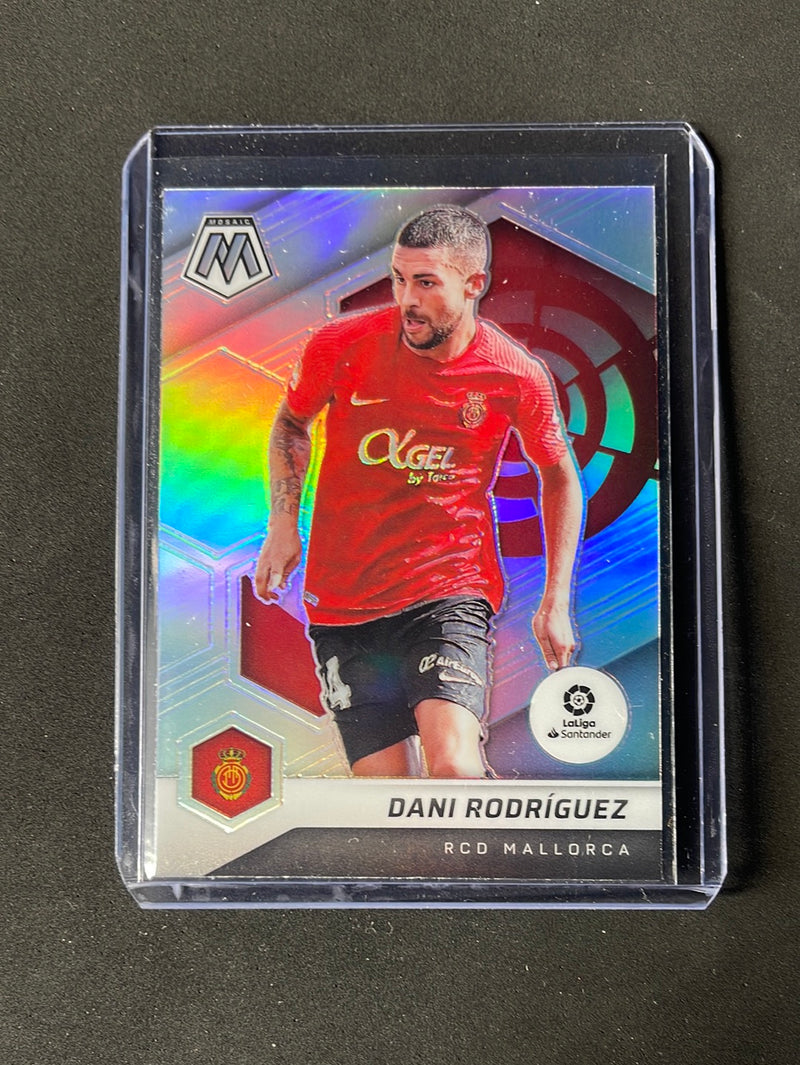 2021-22 Panini Mosaic La Liga Dani Rodriguez Silver