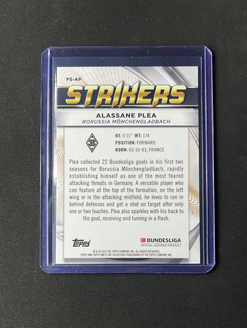 2021-22 Topps Finest Bundesliga Alassane Plea Finest Strikers