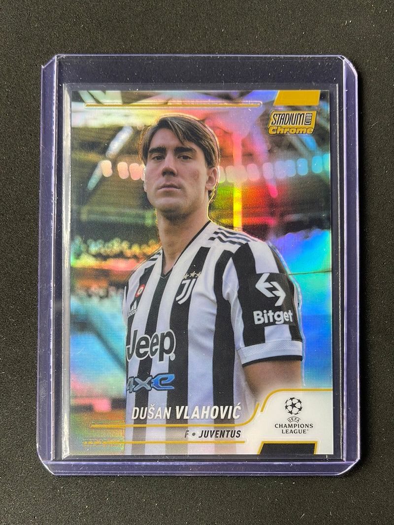 2021-22 Topps Stadium Club Chrome UEFA Champions League Dusan Vlahovic Gold Refractor 18/50