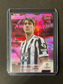 2021-22 Topps Stadium Club Chrome UEFA Champions League Dusan Vlahovic Pink/Red Electric Charge Refractor