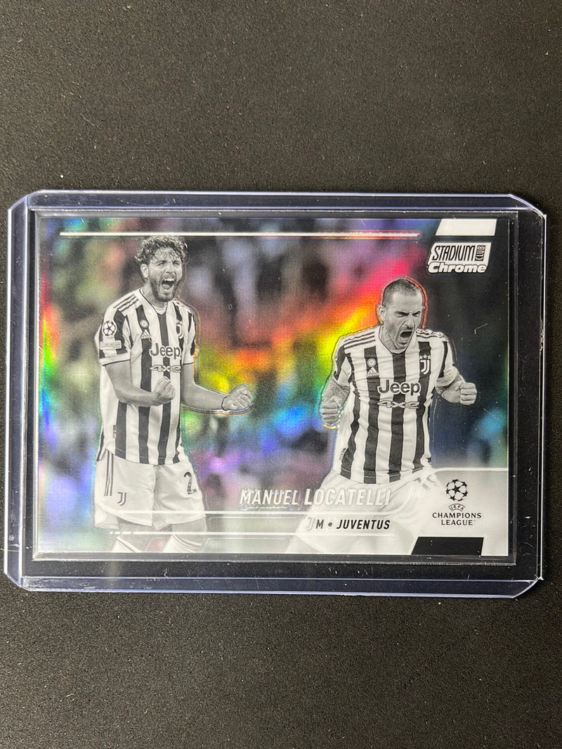 2021-22 Topps Stadium Club Chrome UEFA Champions League Manuel Locatelli Black & White Refractor 70/299