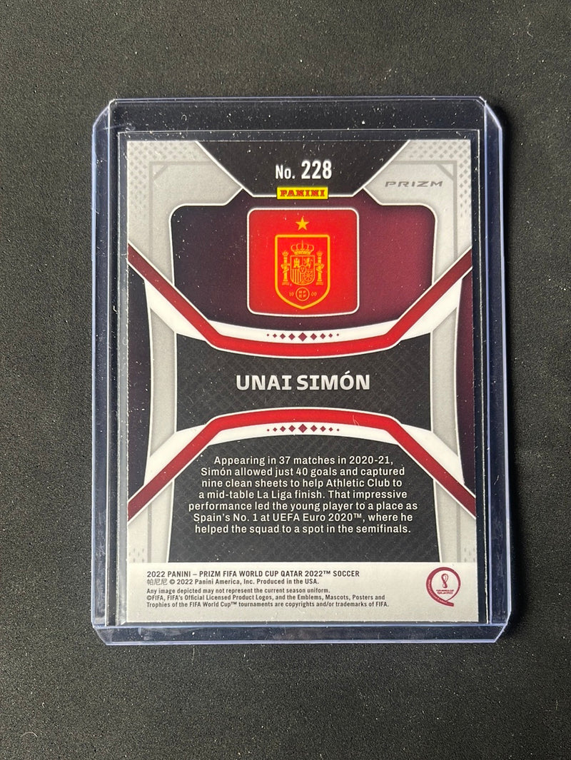 2022 Panini Prizm FIFA World Cup Qatar Unai Simon Cracked Ice Prizm